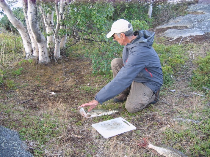 Greg fileting fish img_3544